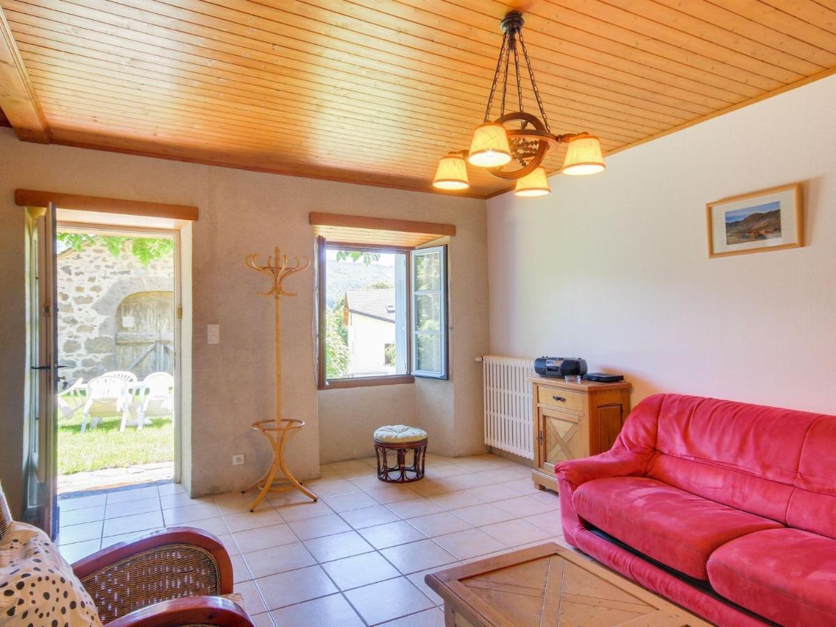 Beautiful Villa In The Parc Des Volcans D Auvergne Vic-sur-Cère Eksteriør billede