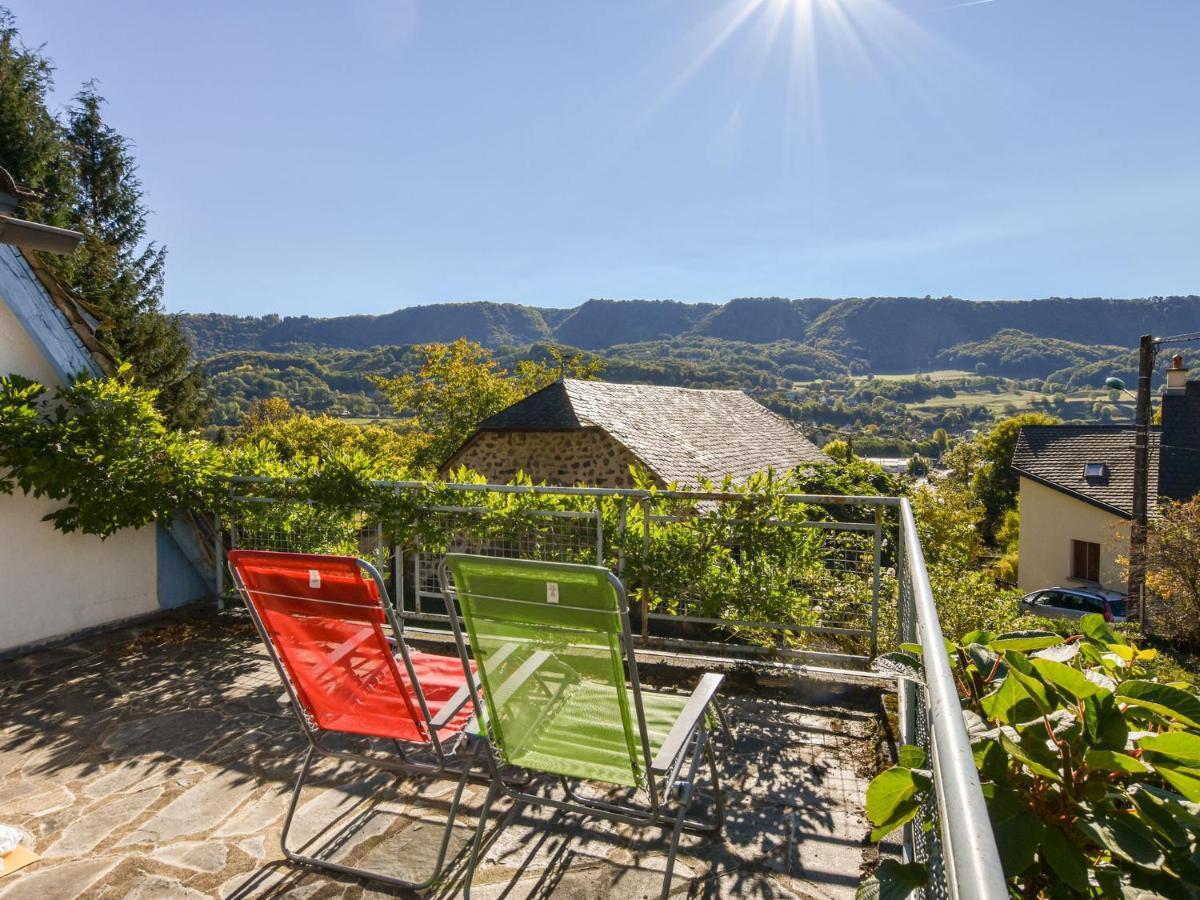 Beautiful Villa In The Parc Des Volcans D Auvergne Vic-sur-Cère Eksteriør billede