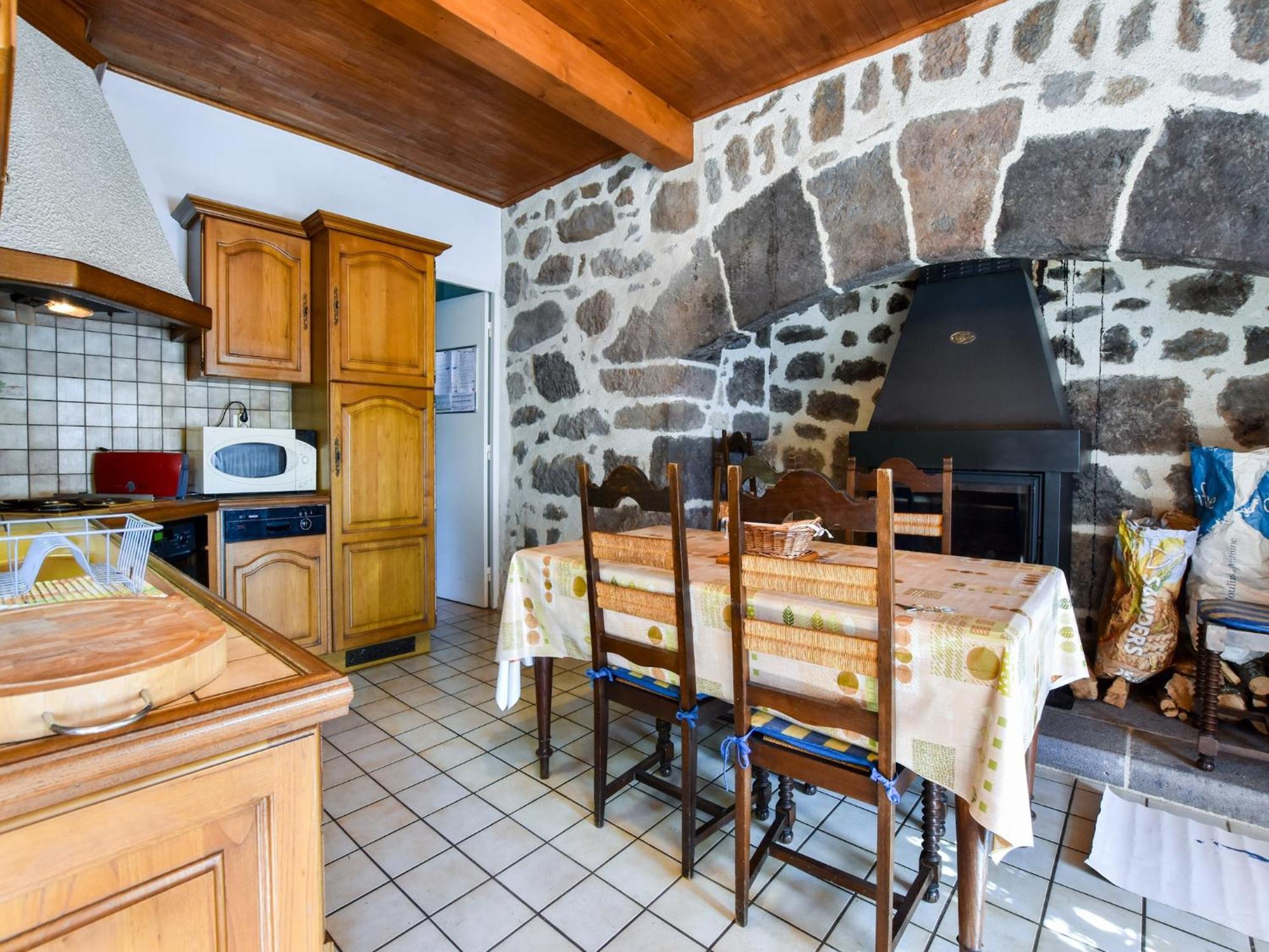Beautiful Villa In The Parc Des Volcans D Auvergne Vic-sur-Cère Eksteriør billede